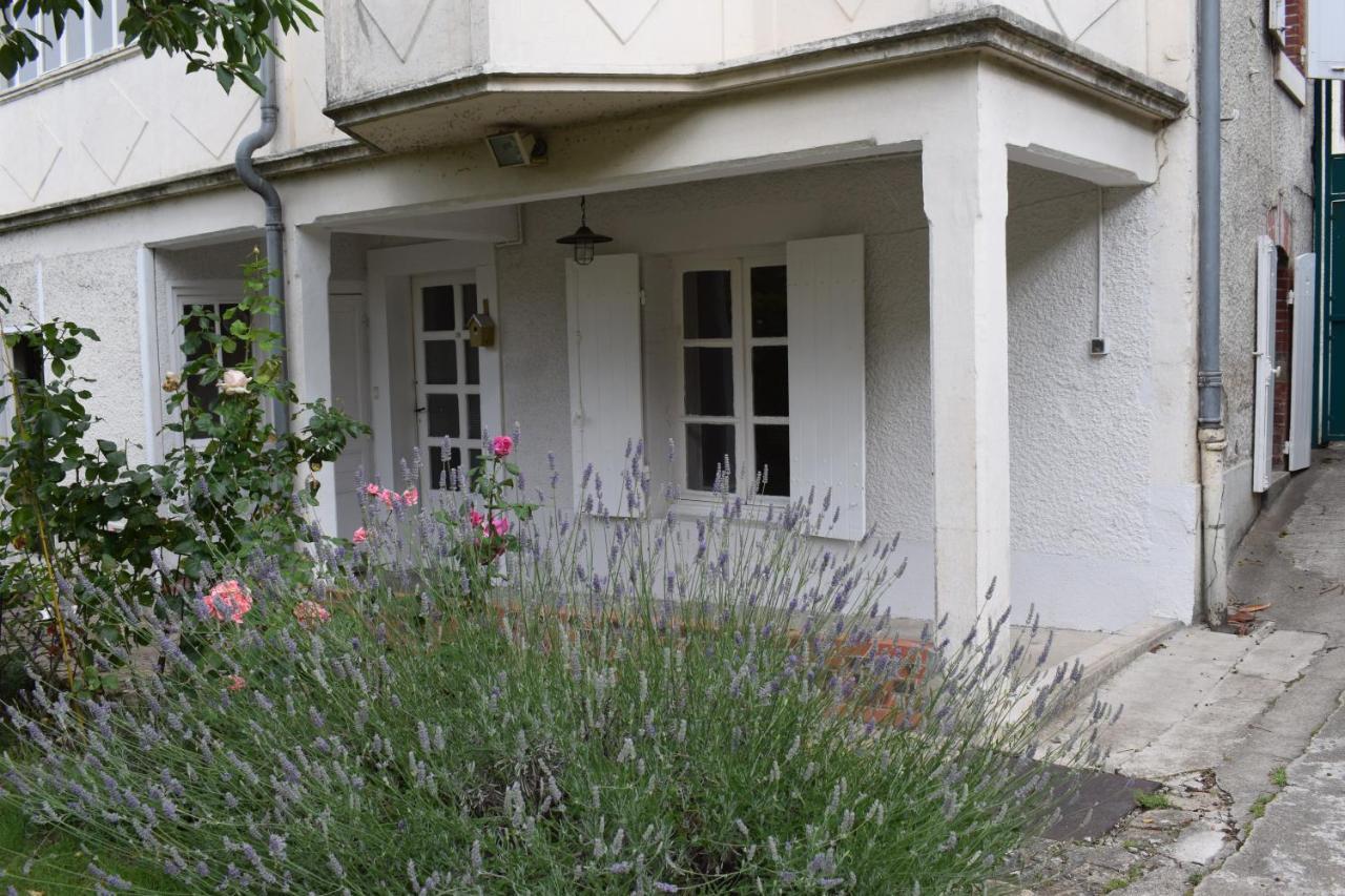 Au N°1 Bed and Breakfast Bourges Eksteriør billede